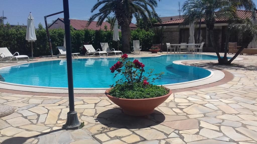 Complesso Turistico Ricettivo L'Oasi Del Golfo Di Salerno Apartamento Battipaglia Exterior foto