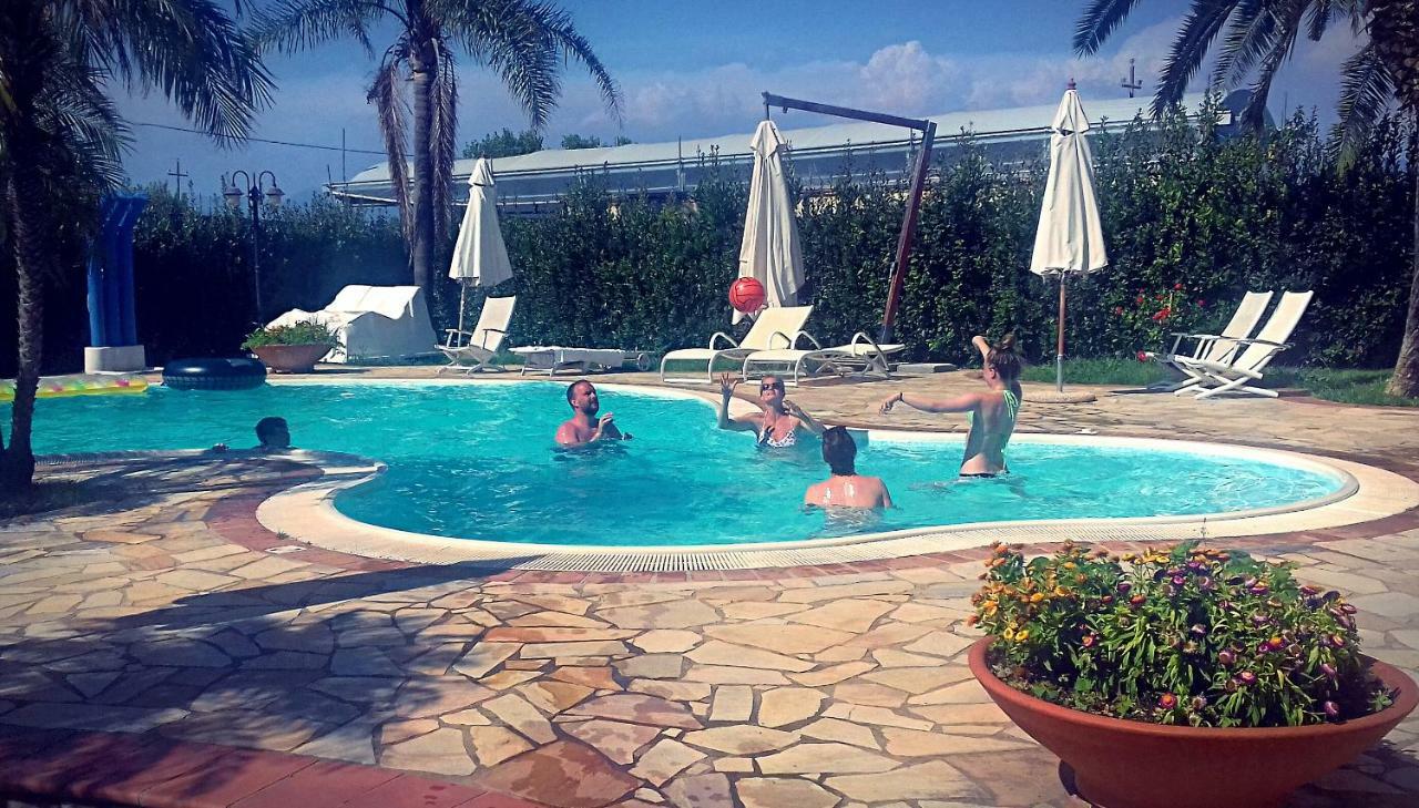Complesso Turistico Ricettivo L'Oasi Del Golfo Di Salerno Apartamento Battipaglia Exterior foto